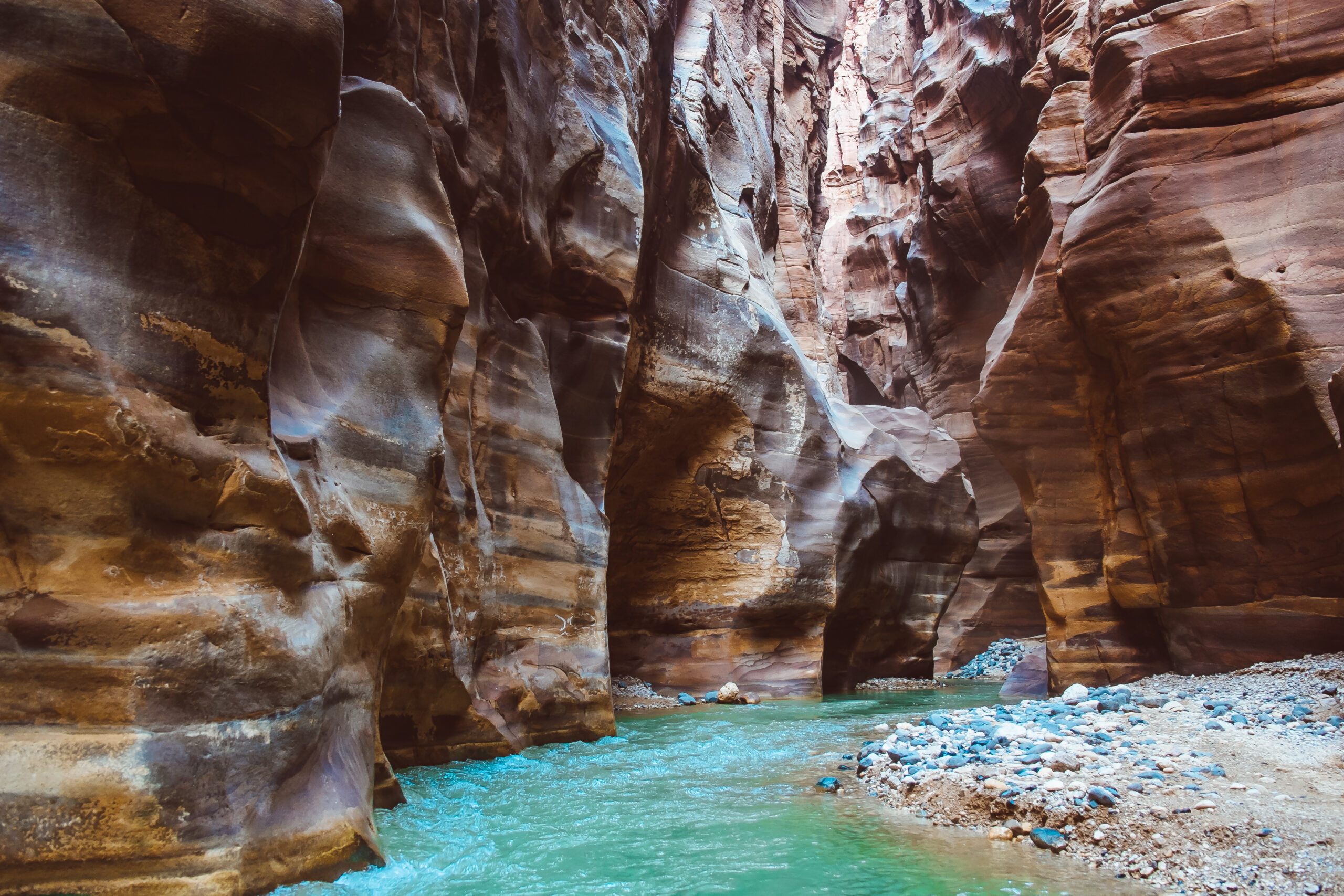 river,canyon,of,wadi,mujib,in,amazing,golden,light,colors.